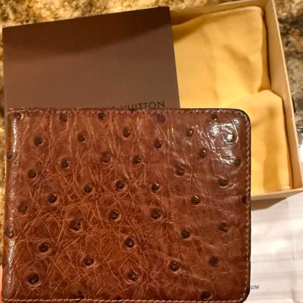 ποΈHOST PICKπ Authentic LOUIS VUITTON Ostrich Bifold Wallet,Rare Piece, PreOwned - Picture 8 of 17